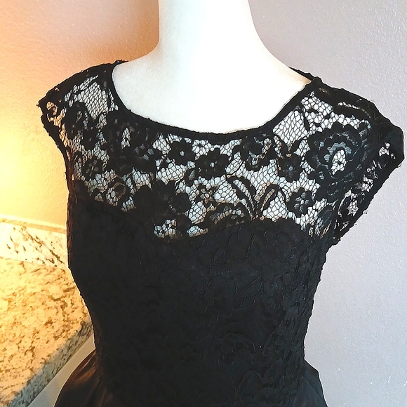 Marchesa Notte Black Lace Cocktail Dress Size 4 - Picture 6 of 14